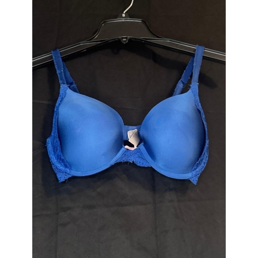 32D Victoria Secret Bra
